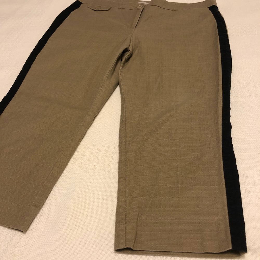Women’s shorts - Picture 2 of 10
